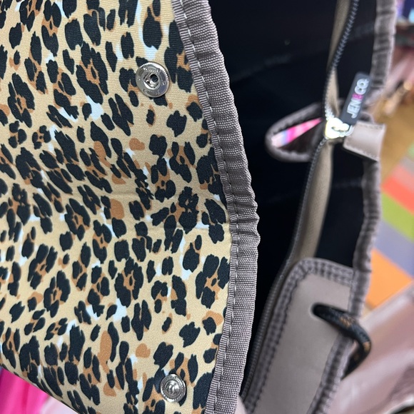 Jenn and Co. Animal print scuba like fabric Purse with zip pouch. - Picture 6 of 6